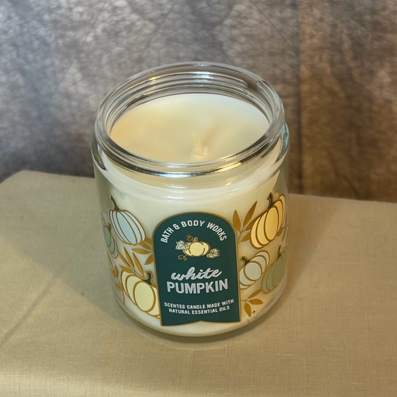 NWT Bath & Body Works White Pumpkin Candle - Picture 5 of 6